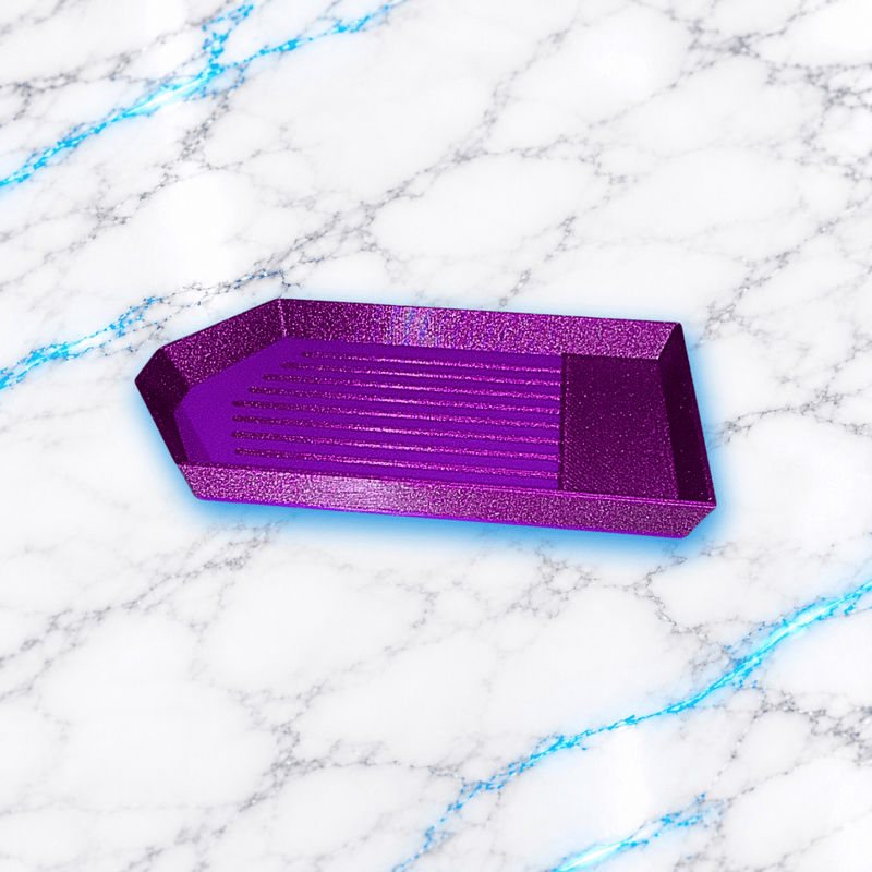 Plateau 3D Diamond Painting Le Basic violet paillete presente vide, avec rainures d'alignement pour diamants ronds ou carres et zone de regroupement, creation UnBrunBarbu.