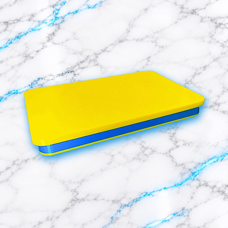 Plateau 3D Diamond Painting XL Security ferme avec couvercle jaune et base bleue, grand modele avec systeme de fermeture pour proteger les diamants, creation UnBrunBarbu.