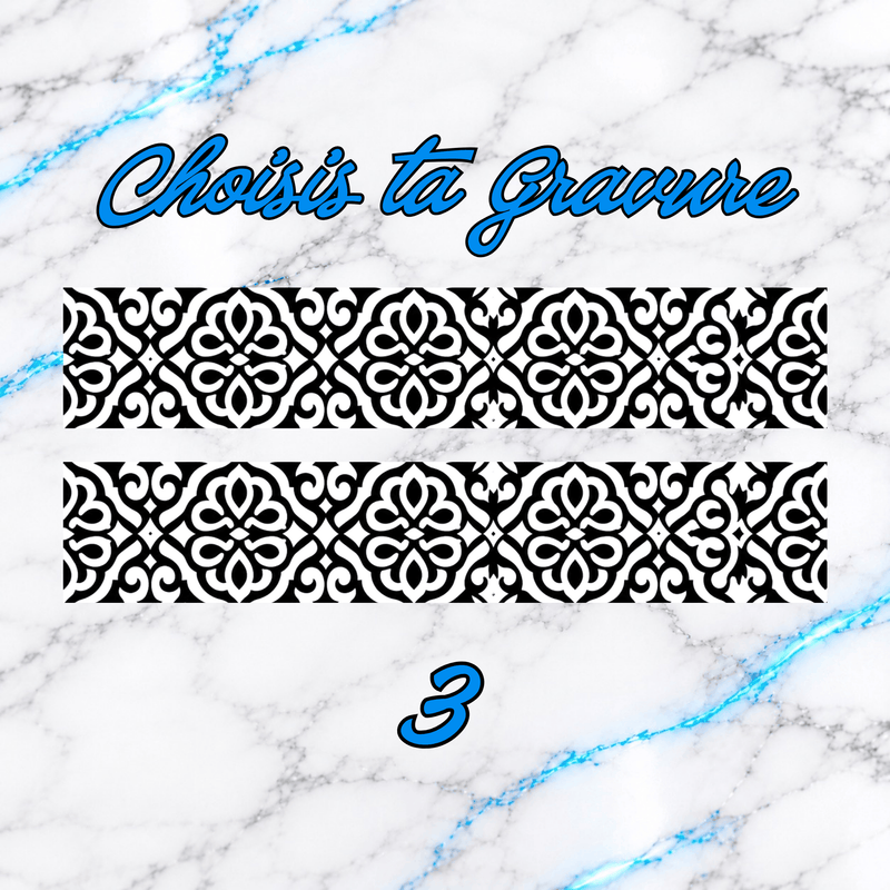 Motif de gravure N°3 pour crayon 3D Diamond Painting, composé d'arabesques florales, de volutes élégantes et de motifs ornementaux symétriques noirs sur fond blanc, pour personnaliser son crayon UnBrunBarbu.