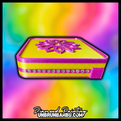 plateau diamond painting flower strass vue de face avec ligne de strass et bouchonplateau diamond painting flower strass vue de face avec ligne de strass et bouchon